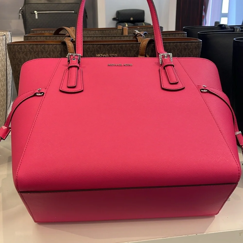 Michael Kors Voyager Large Saffiano Leather Tote Bag
Dragonfruit 
NWT - Picture 8 of 16